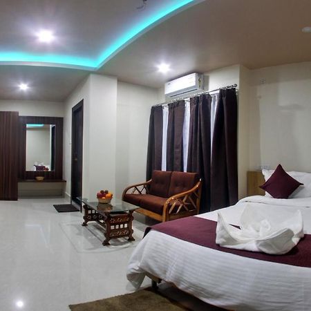 Bharalu Residency Hotell Guwahati Exteriör bild