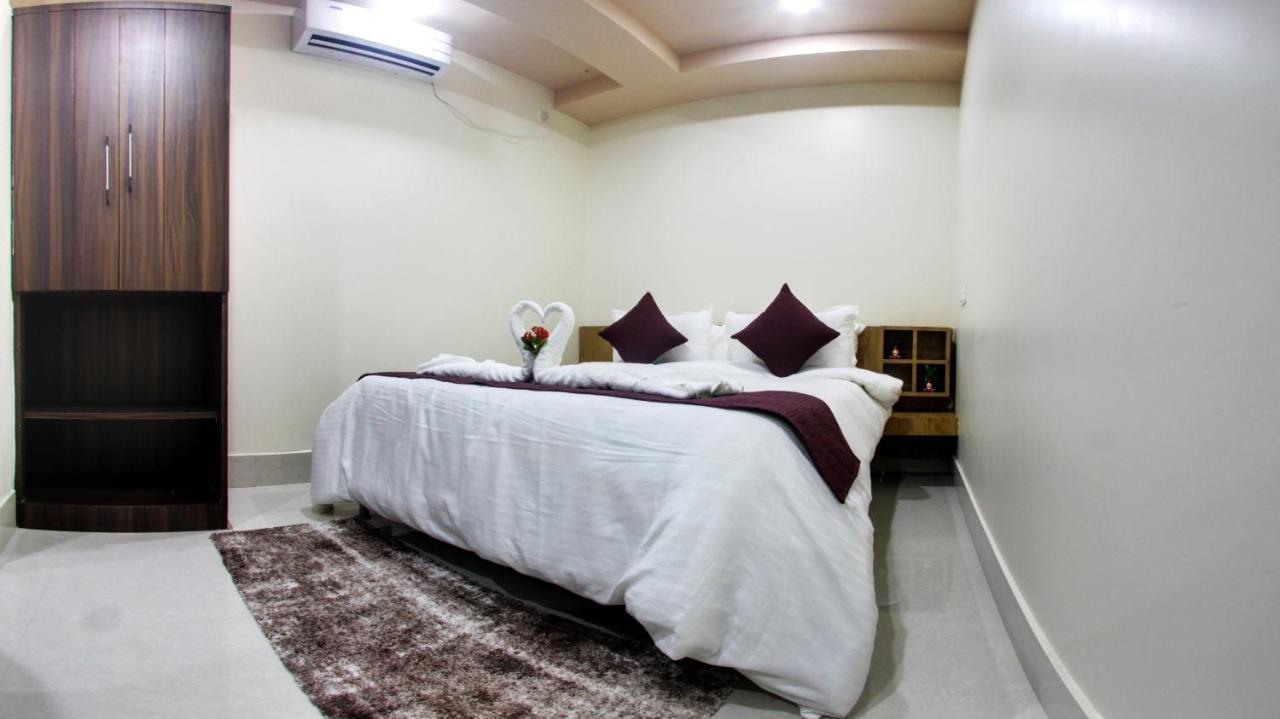 Bharalu Residency Hotell Guwahati Exteriör bild