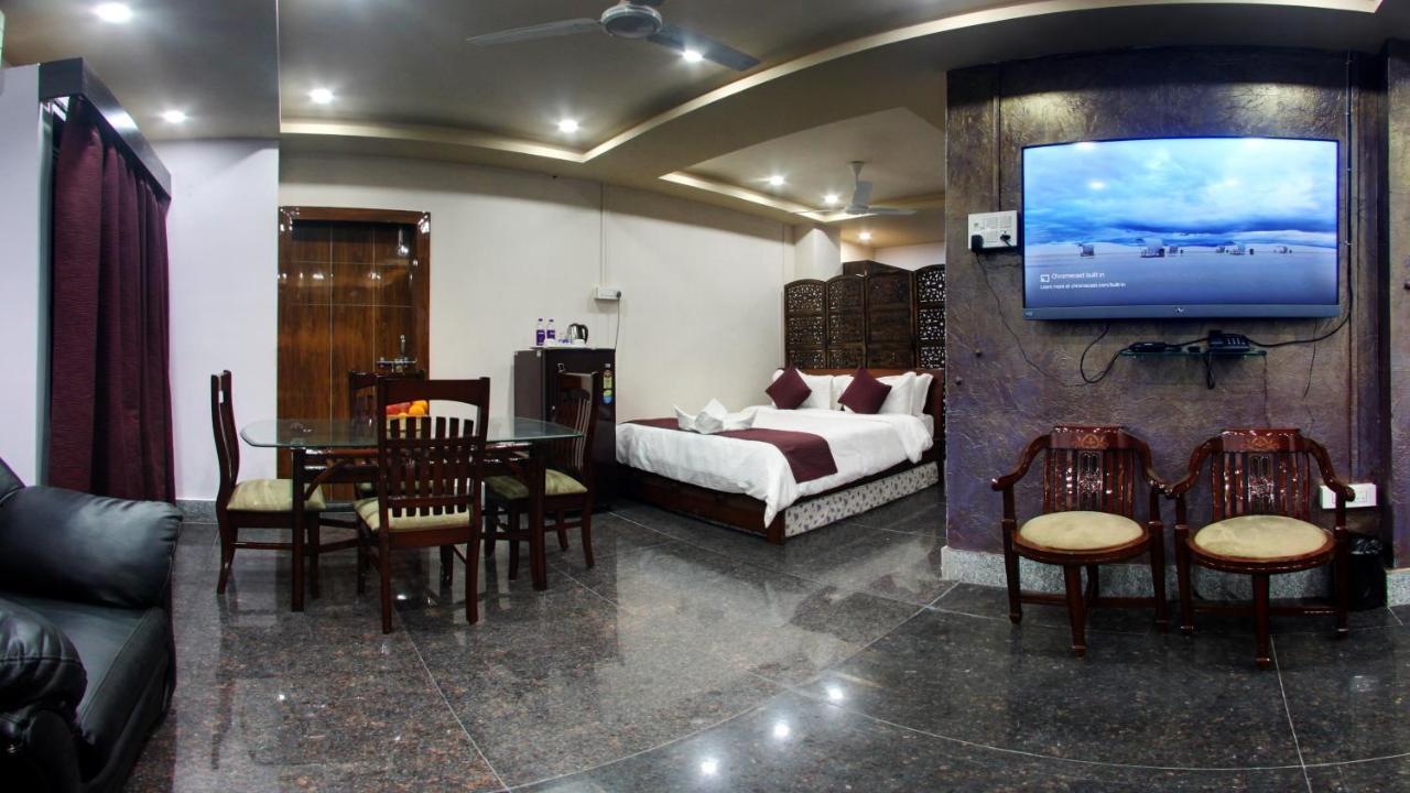 Bharalu Residency Hotell Guwahati Exteriör bild