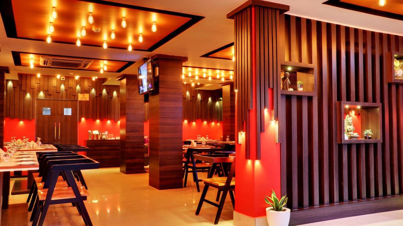 Bharalu Residency Hotell Guwahati Exteriör bild
